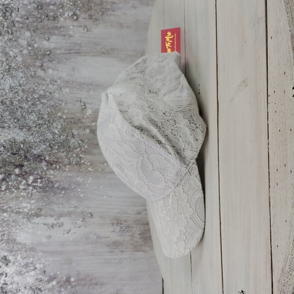 COPY - - Miss to Mrs white lace adjustable cap - Picture 2 of 6